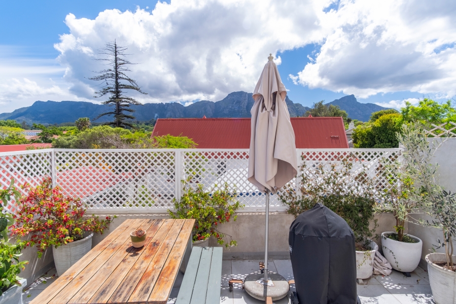 2 Bedroom Property for Sale in Wynberg Upper Western Cape